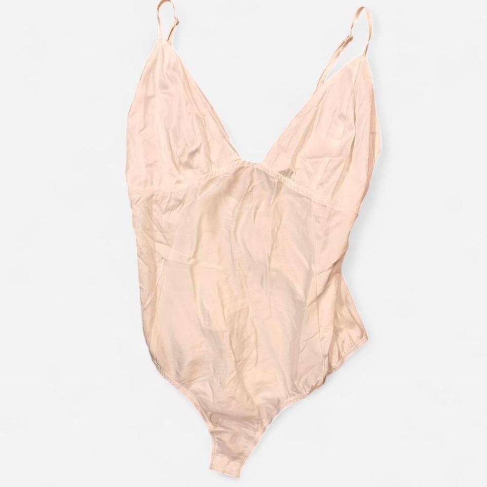 For Love & Lemons White Silky V-Neck Bodysuit Medium Cream Spaghetti Strap